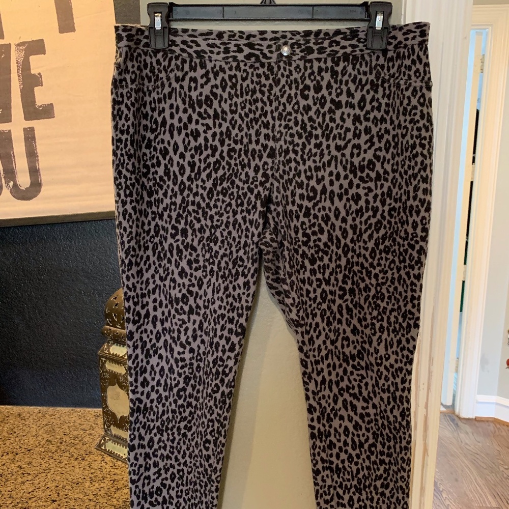Gray/Black Simply Vera Jeggings XL